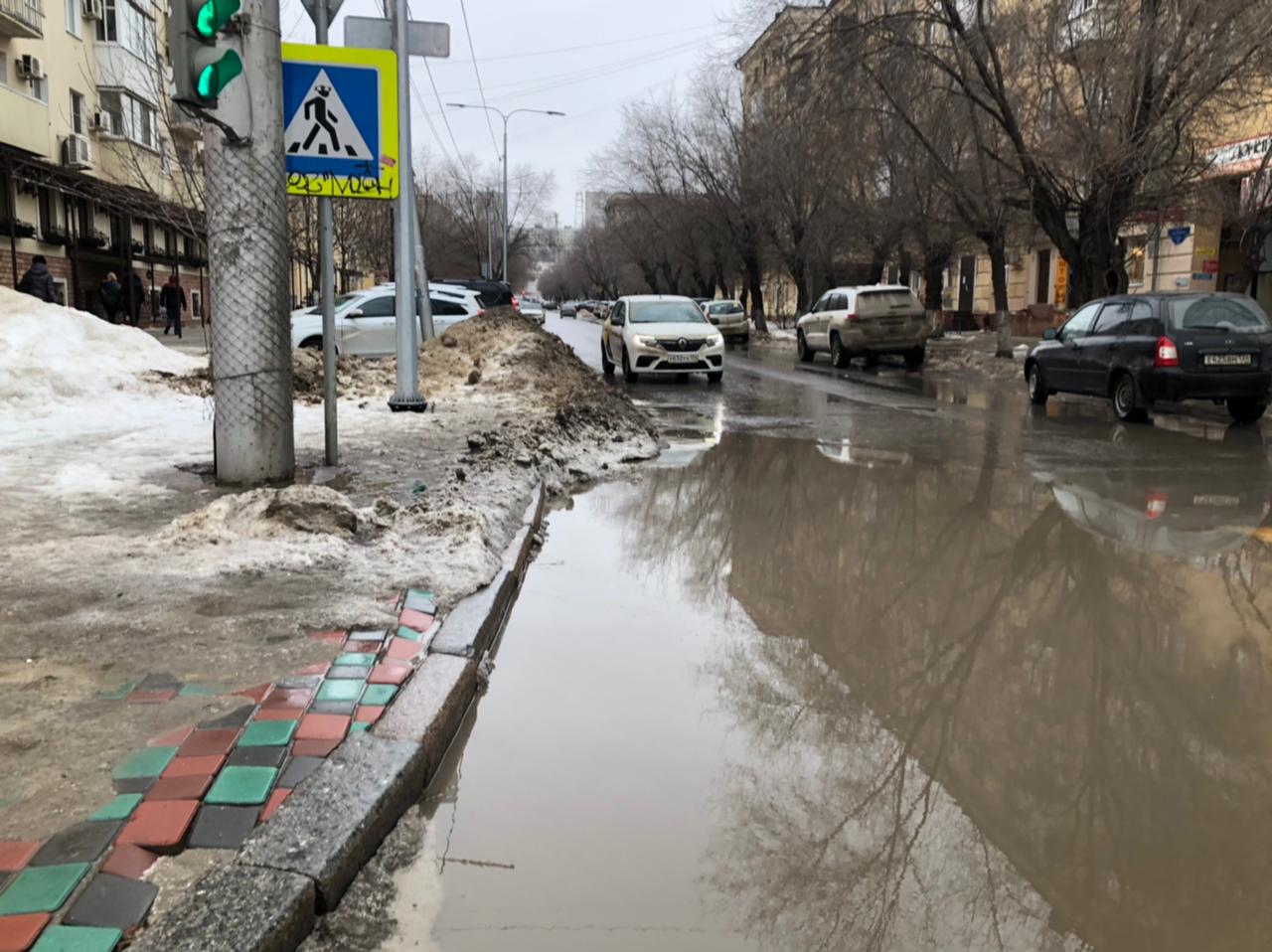 Центральный район Волгограда превратился в болото Остров свободы