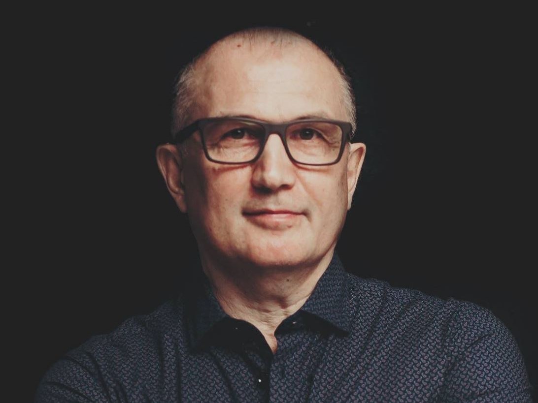 Кивком головы перед телевизором предлагает заменить электронное голосование экс-заммэра Волгограда