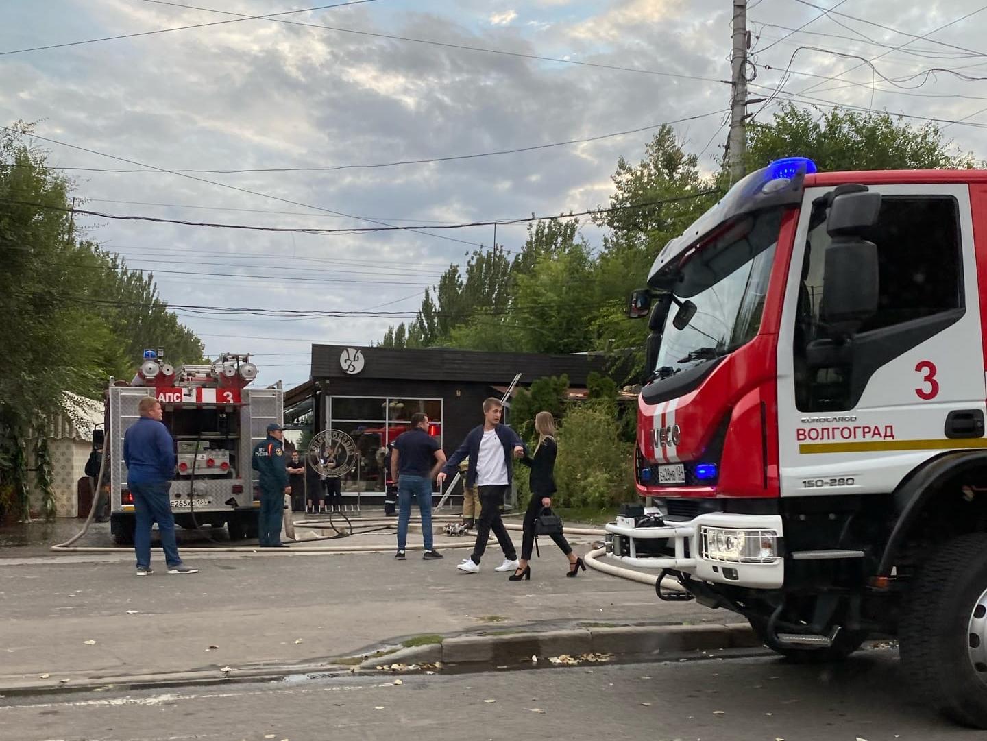 В центре Волгограда загорелось модное кафе Остров свободы
