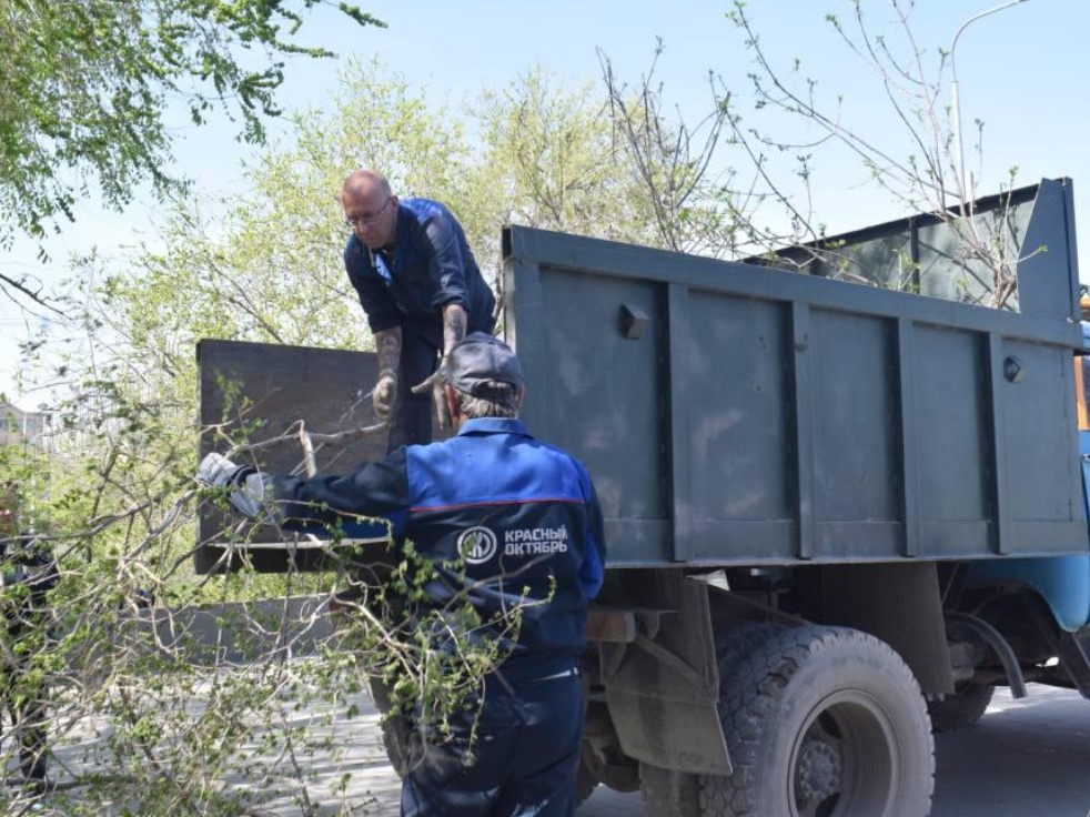 Заводчане навели порядок в Волгограде Заводчане навели порядок в Волгограде