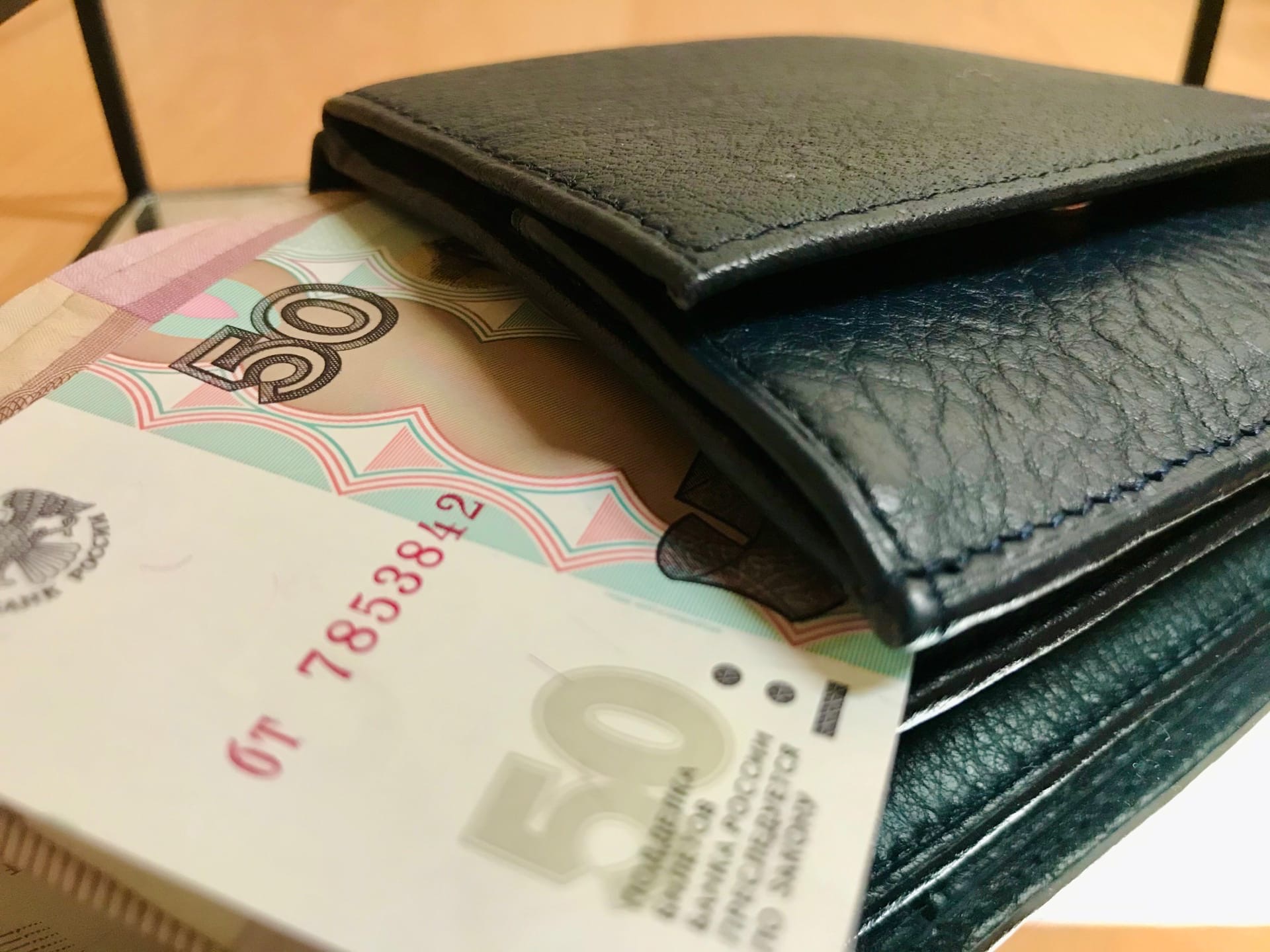 Волгоградские единороссы второй раз сдают деньги на помощь в борьбе с пандемией Волгоградские единороссы второй раз сдают деньги на помощь в борьбе с пандемией