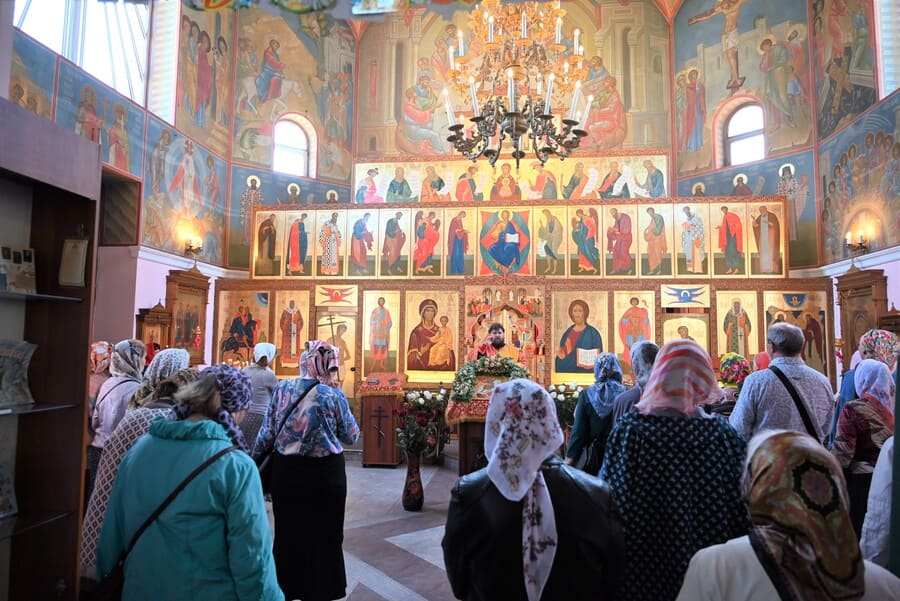 На заводе «Красный Октябрь» проводят церковные службы На заводе «Красный Октябрь» проводят церковные службы