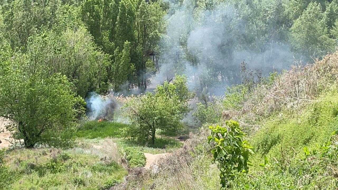 Шесть строений сгорело в Волгограде в результате крупного пожара Шесть строений сгорело в Волгограде в результате крупного пожара