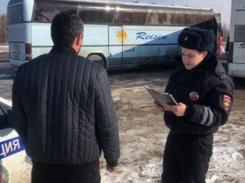 Десятки пассажиров во Фролово сняли с автобуса по пути с Кавказа в столицу Десятки пассажиров во Фролово сняли с автобуса по пути с Кавказа в столицу